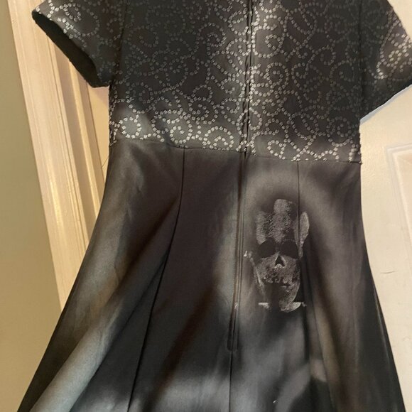 ...things that go 'Bump in the night!   The Perfect Spooky Dress for Halloween! - Picture 3 of 5